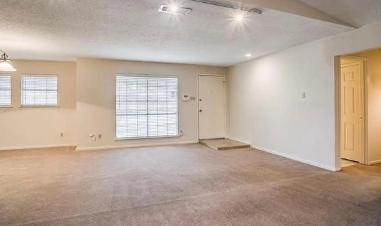 432 Sandy Trl - Photo 3 of 9