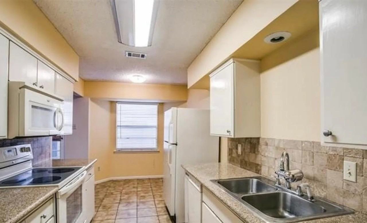 432 Sandy Trl - Photo 5 of 9