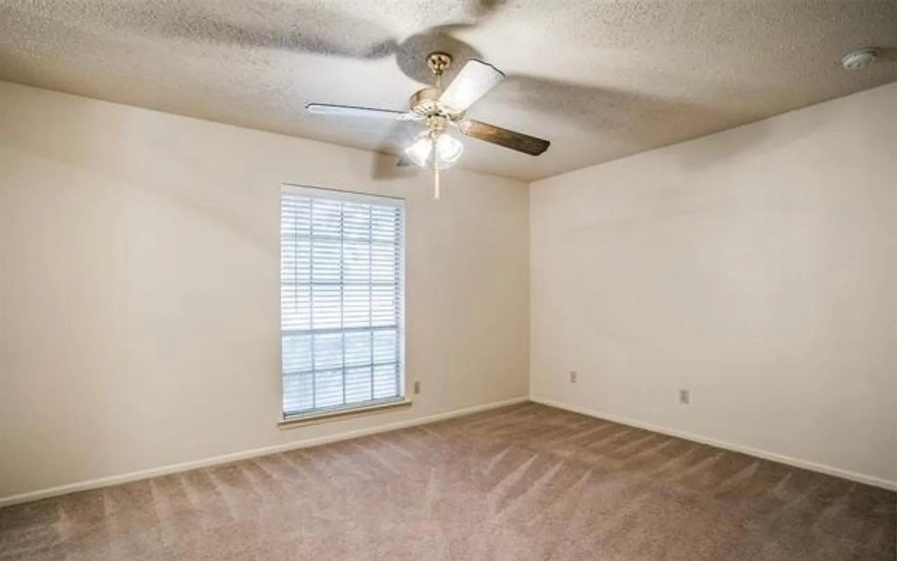 432 Sandy Trl - Photo 6 of 9