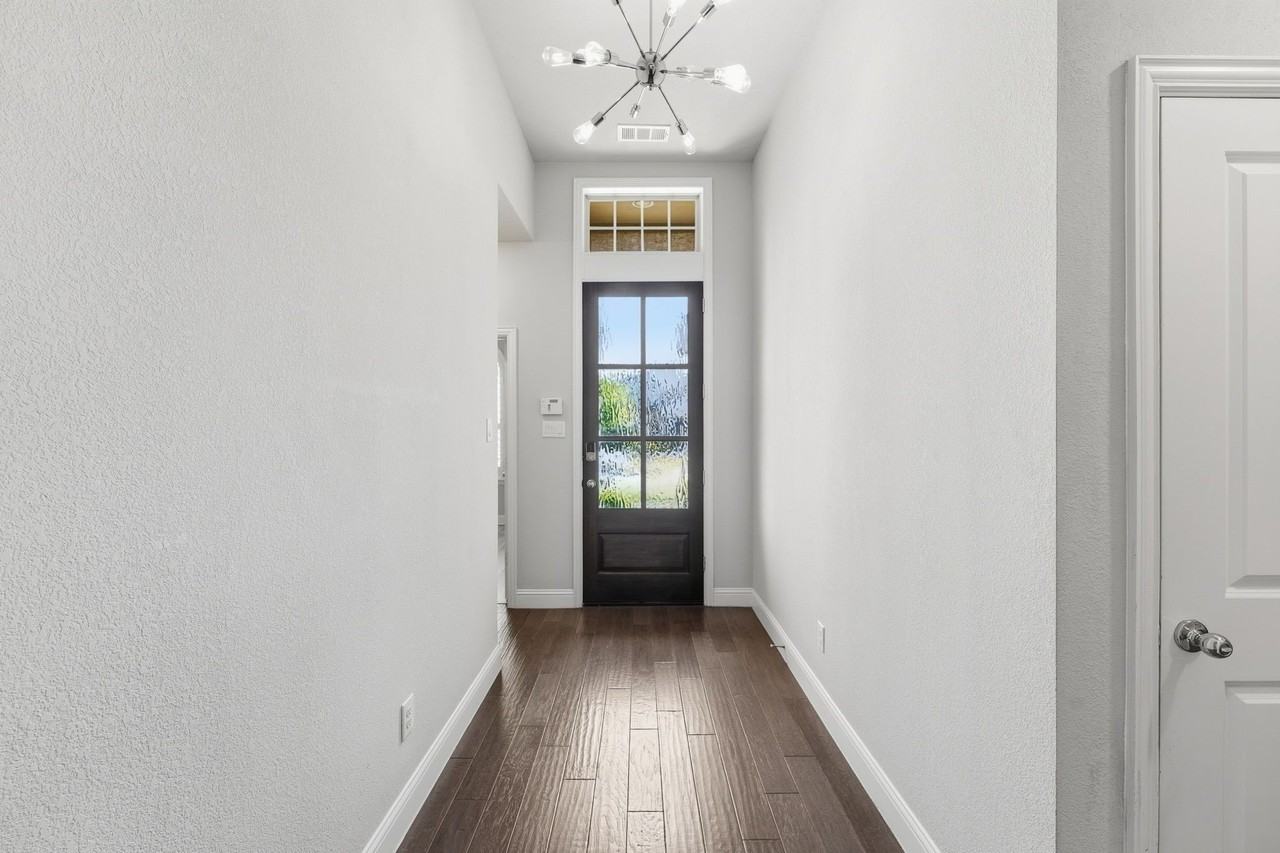 5117 Ember Pl - Photo 3 of 38