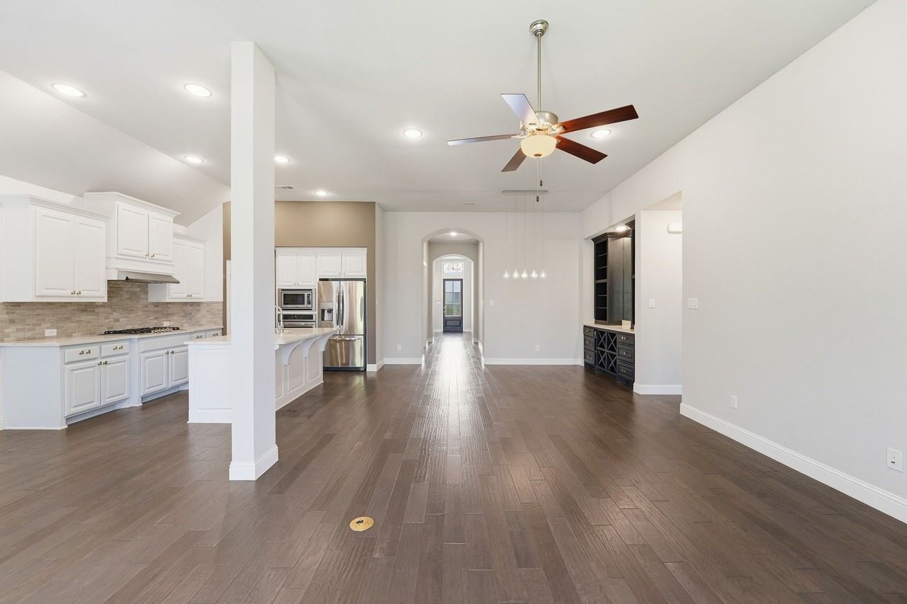 5117 Ember Pl - Photo 7 of 38
