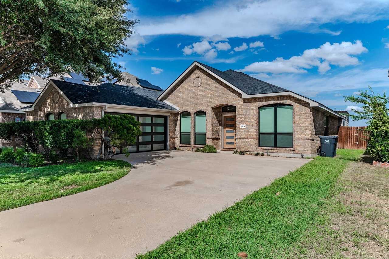609 Bristlecone Dr - Photo 2 of 31