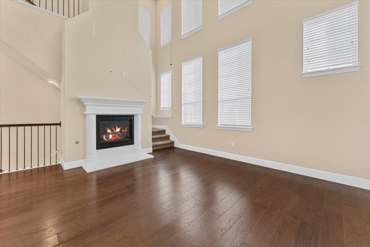 290 Almanor St - Photo 3 of 39