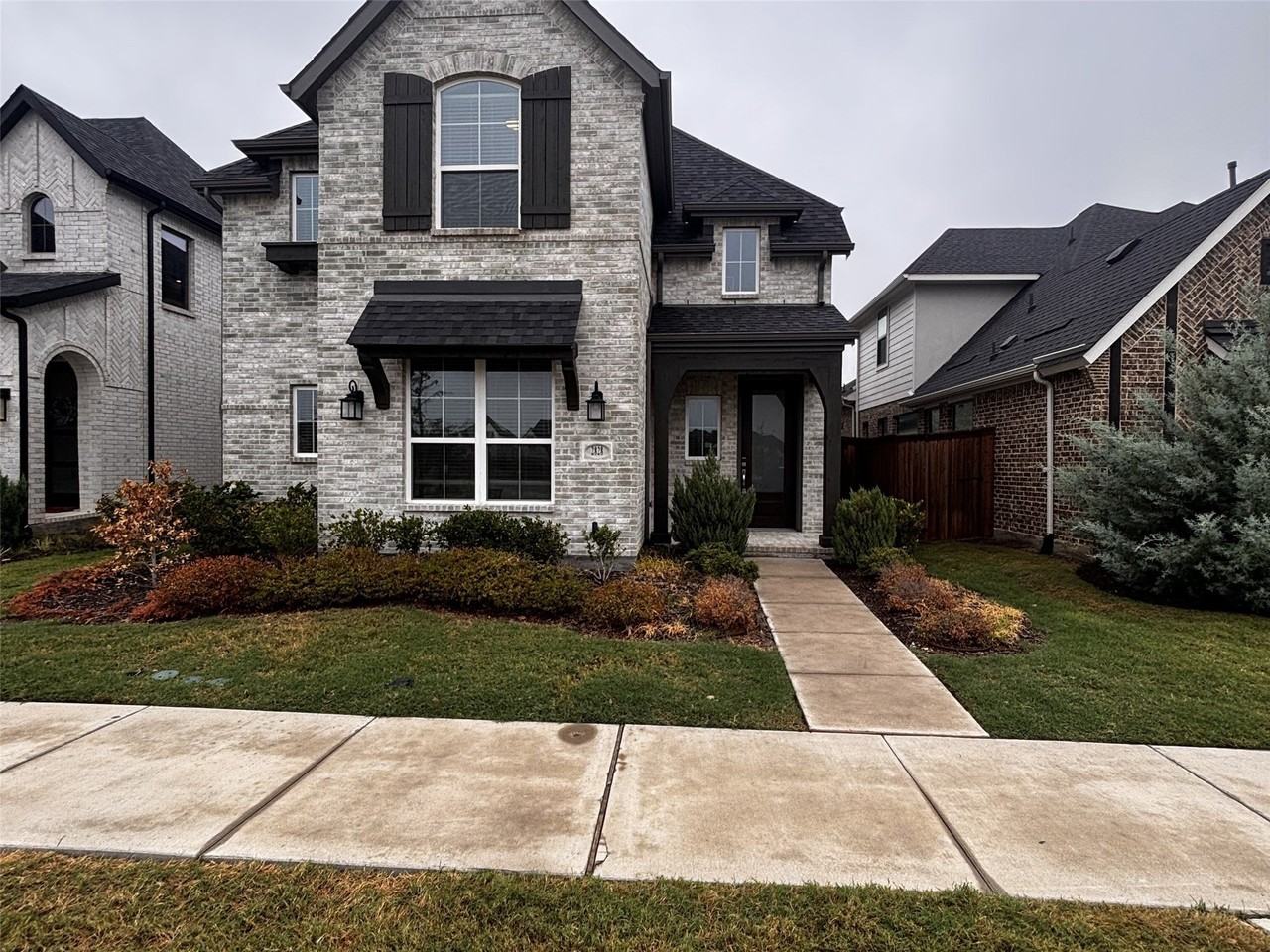 2828 Walden Rd
