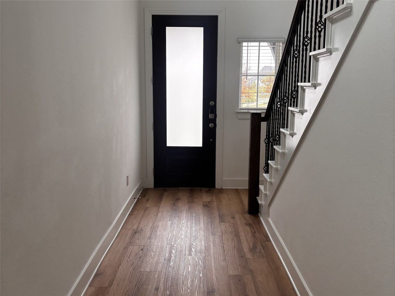 2828 Walden Rd - Photo 2 of 30