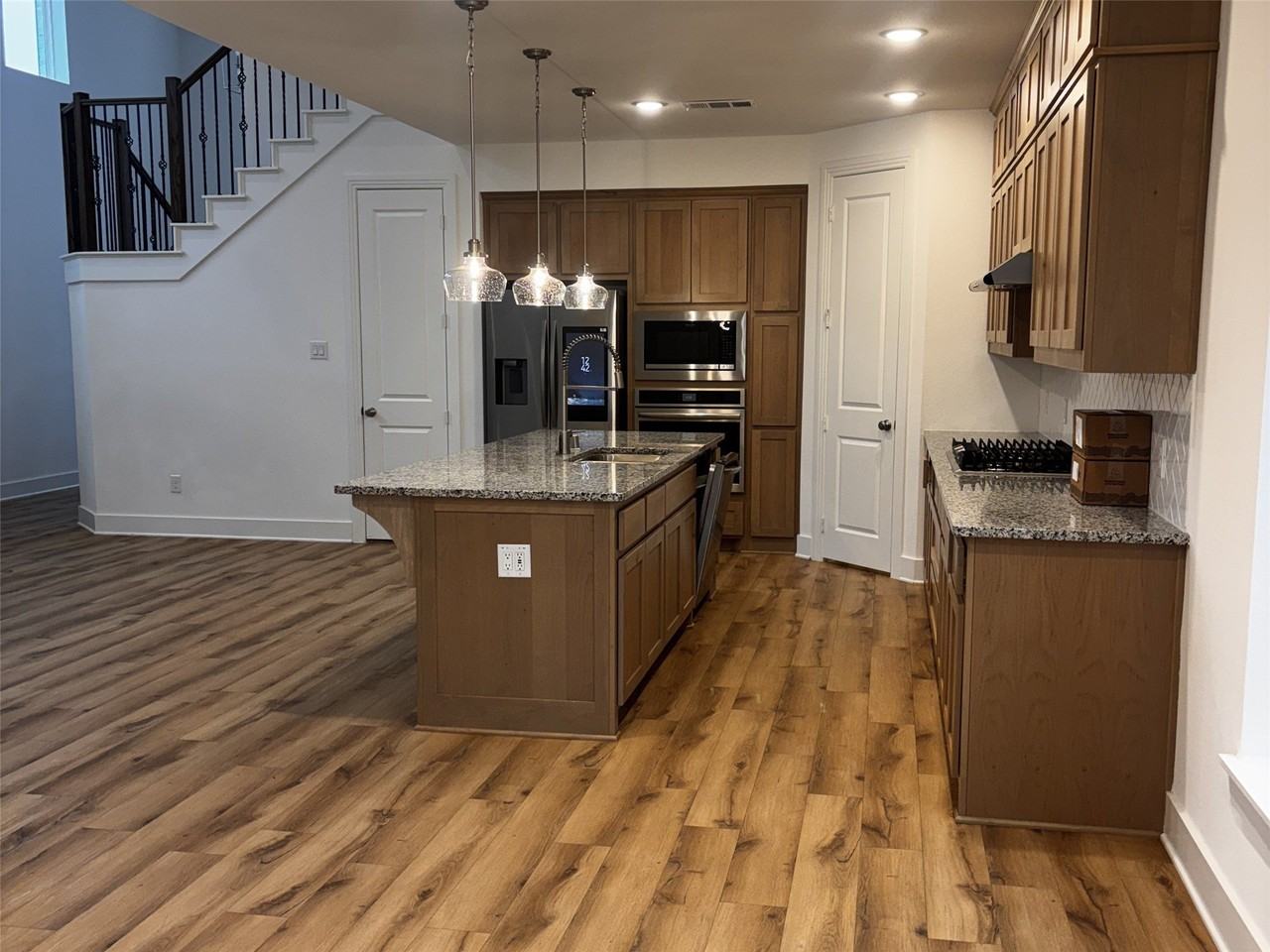 2828 Walden Rd - Photo 4 of 30