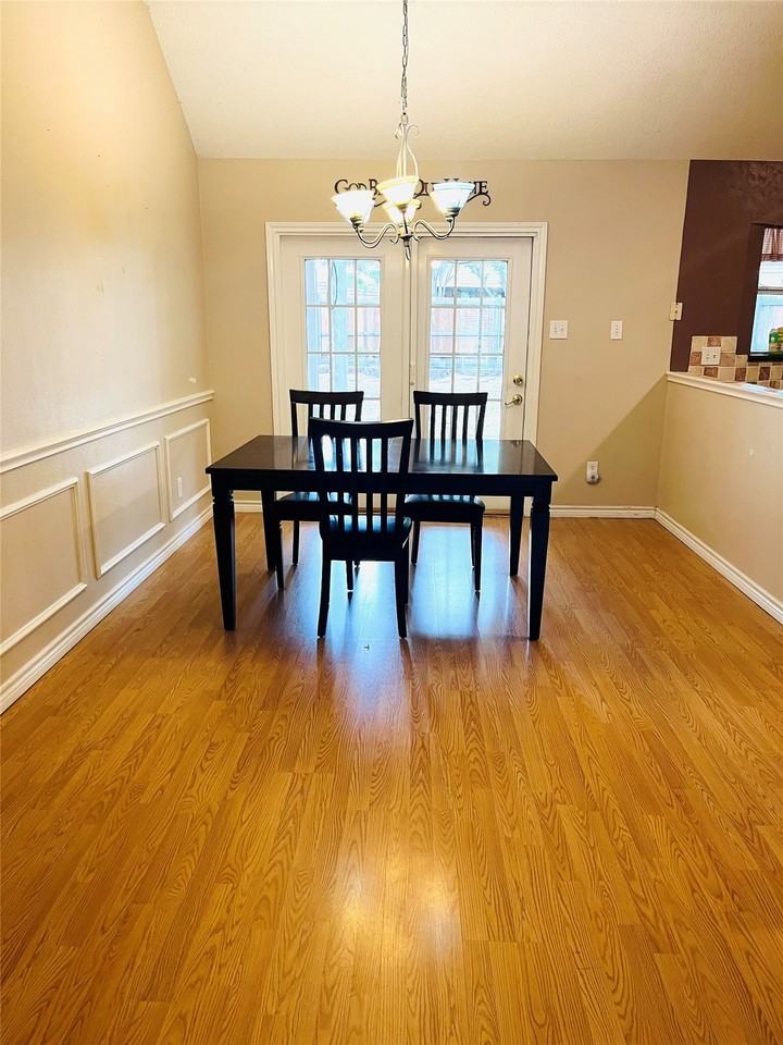 804 Boxwood Dr - Photo 4 of 14