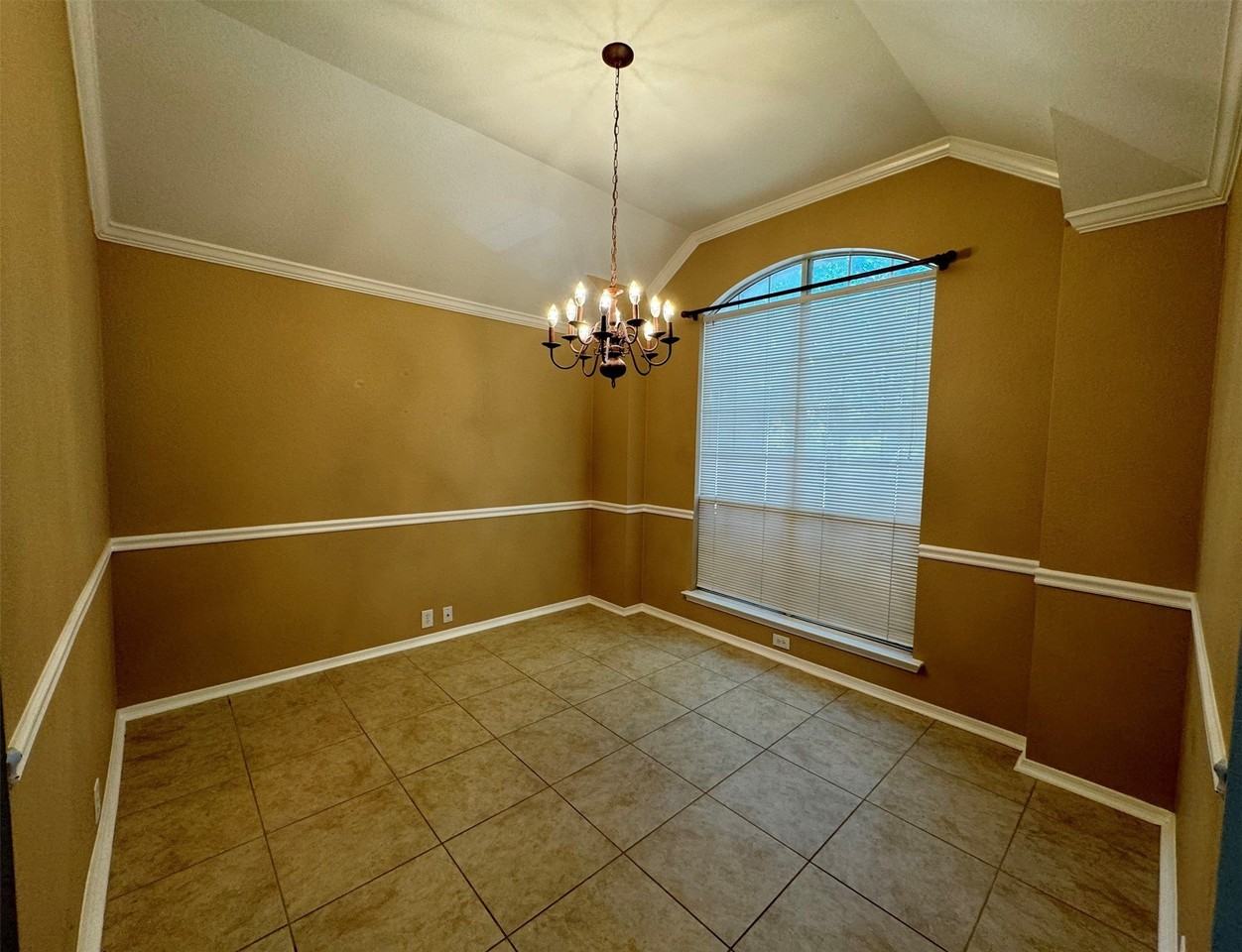 6721 Candlecreek Ln - Photo 4 of 23