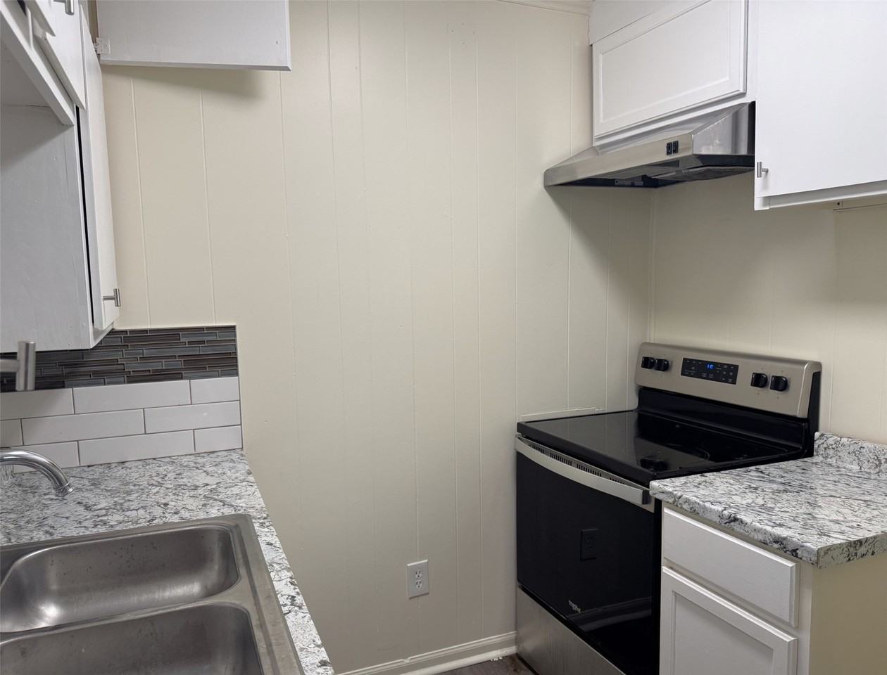 708 I O O F St #B - Photo 7 of 16