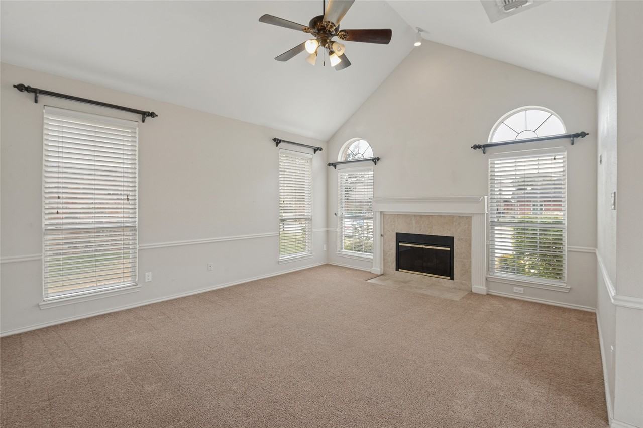 2101 Falcon Ridge Dr - Photo 4 of 25