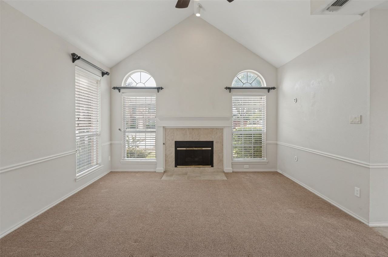 2101 Falcon Ridge Dr - Photo 5 of 25
