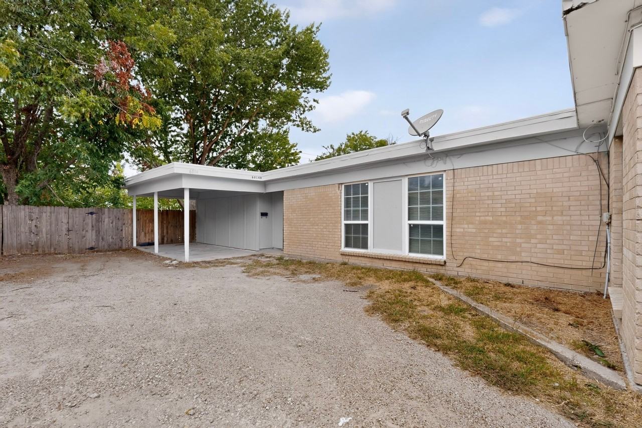 6814 Trail Lake Dr #B - Photo 3 of 10
