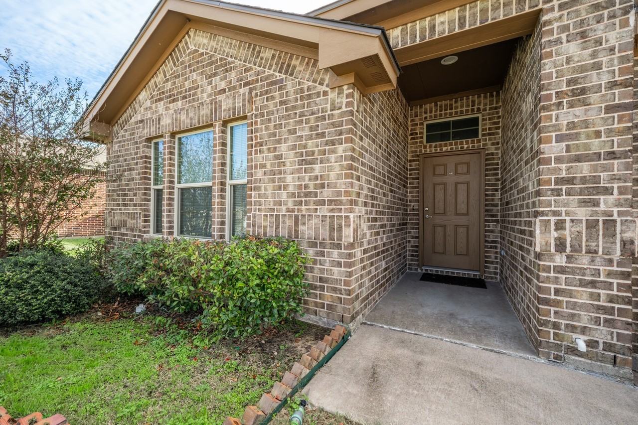 422 Stoneridge Dr - Photo 4 of 37