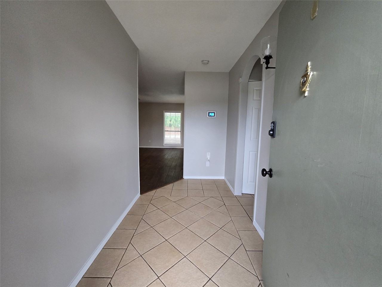 110 Yorkshire Dr - Photo 3 of 24