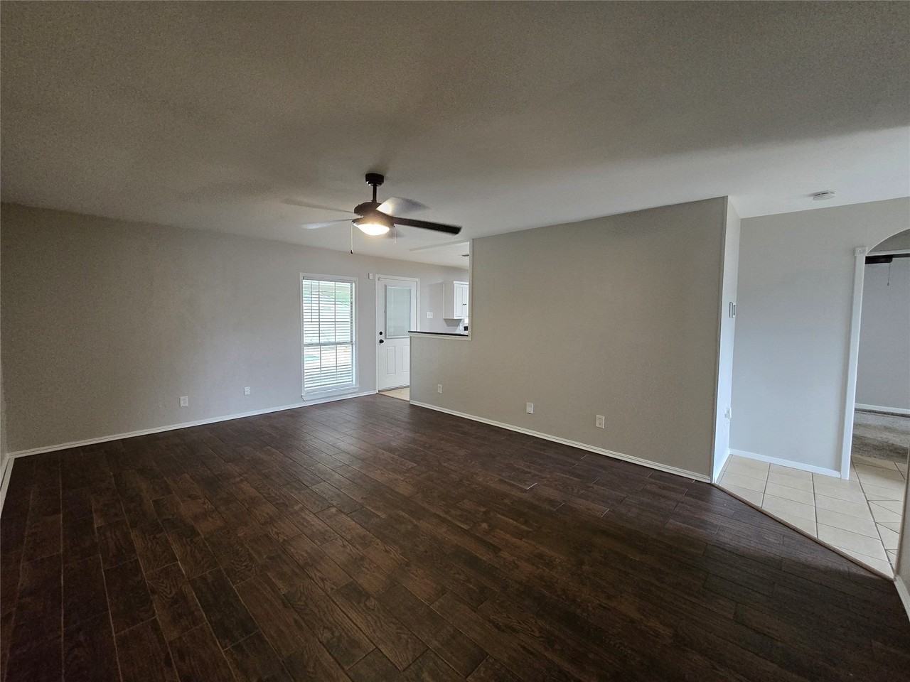 110 Yorkshire Dr - Photo 4 of 24