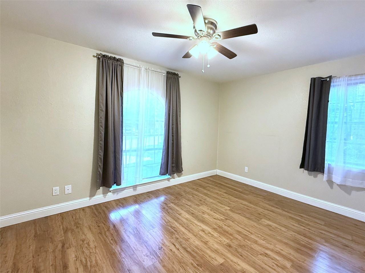 8216 Richard St - Photo 5 of 13