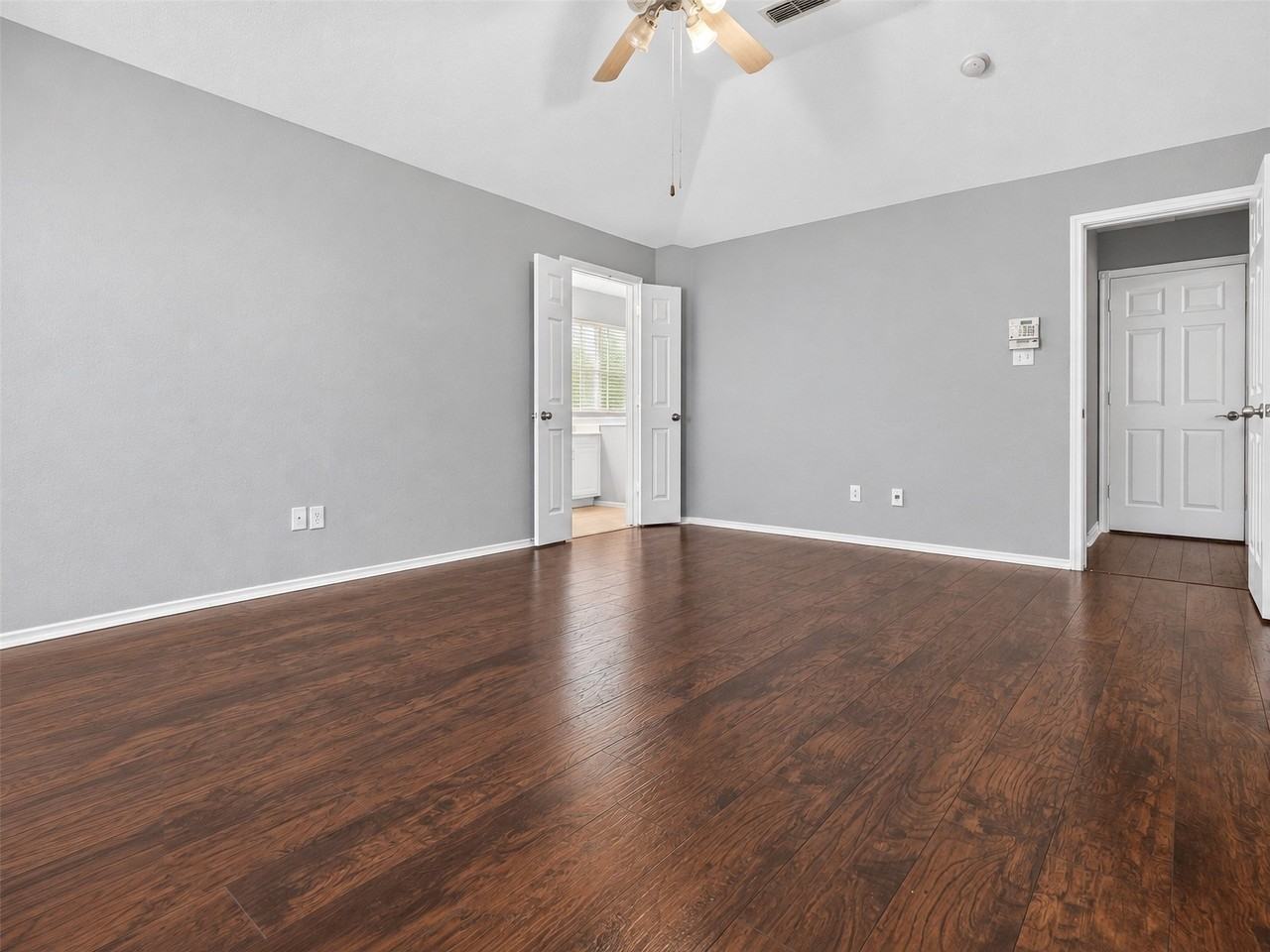 1623 Brookleaf Dr - Photo 2 of 20