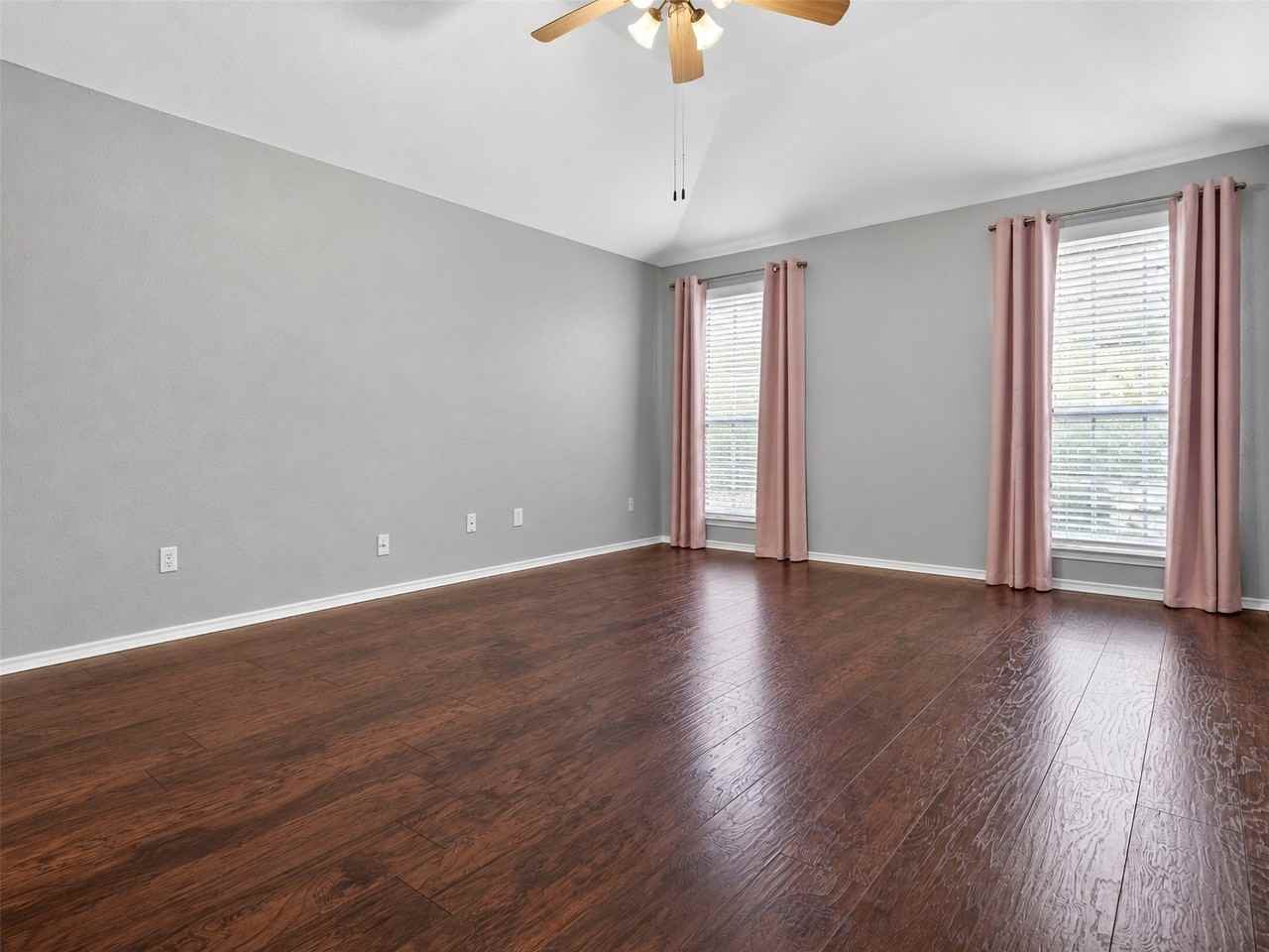 1623 Brookleaf Dr - Photo 3 of 20
