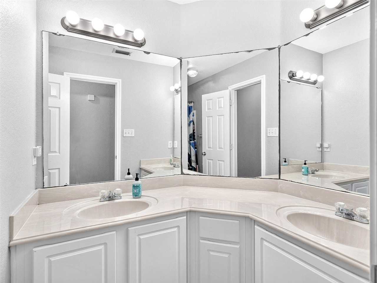 1623 Brookleaf Dr - Photo 7 of 20