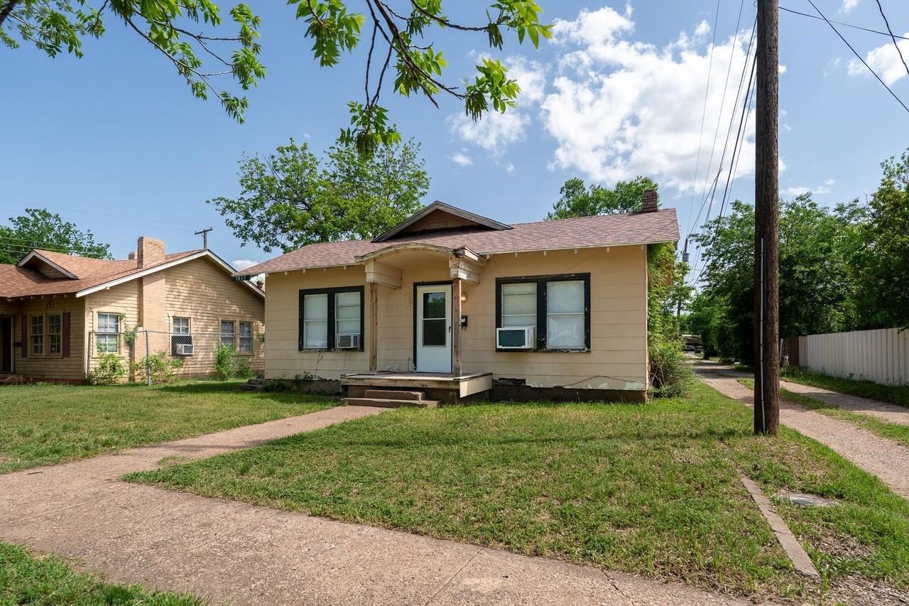 1835 S 8th St - Photo 2 of 26