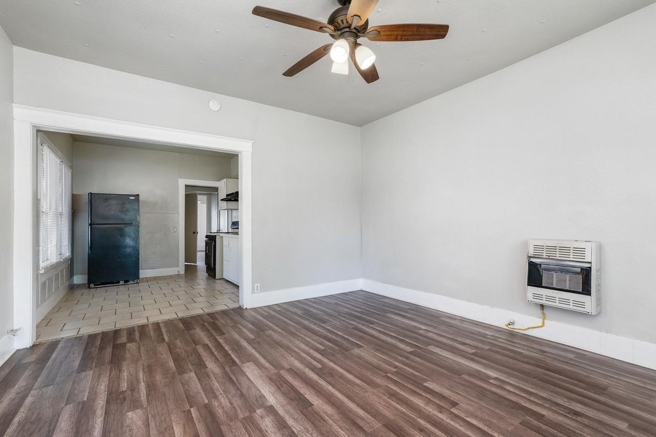 1835 S 8th St - Photo 5 of 26