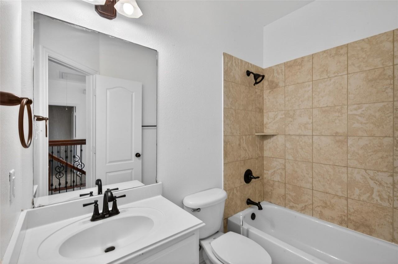 509 Heath Ln - Photo 4 of 14