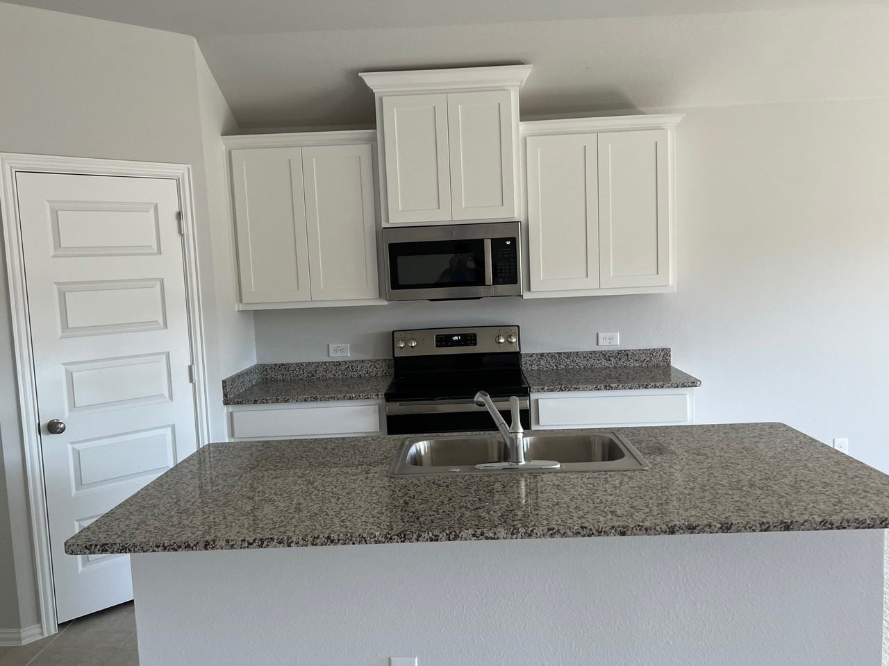 2225 Pacific Ave - Photo 3 of 24