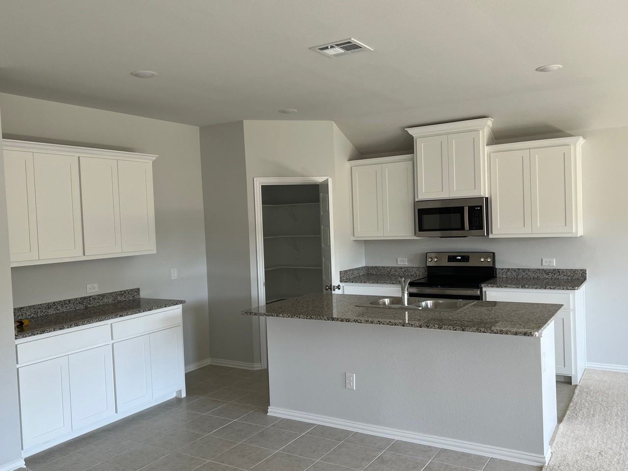 2225 Pacific Ave - Photo 4 of 24