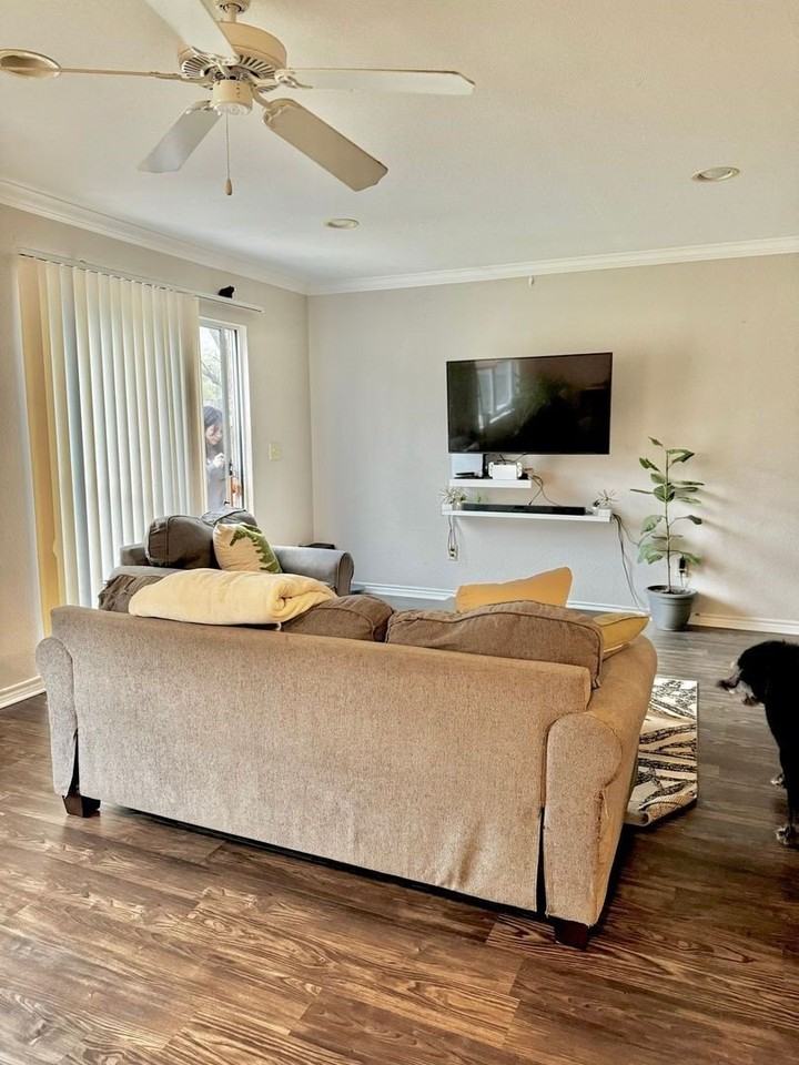 2511 Pascal Ct - Photo 3 of 8