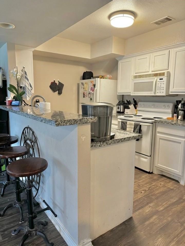2511 Pascal Ct - Photo 5 of 8