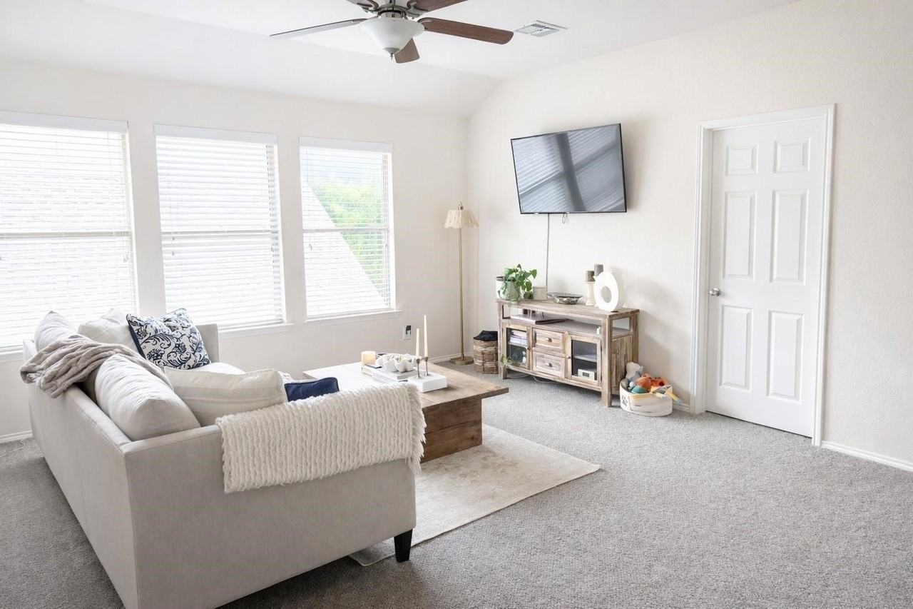 15712 Ringdove Ct - Photo 3 of 13