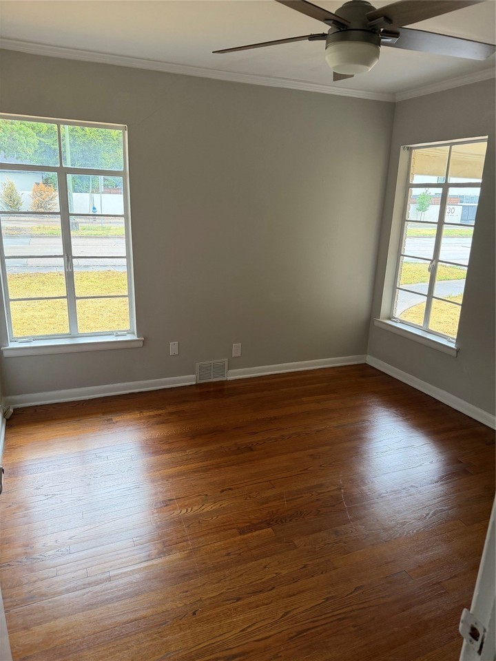 6239 Walnut Hill Ln - Photo 3 of 8