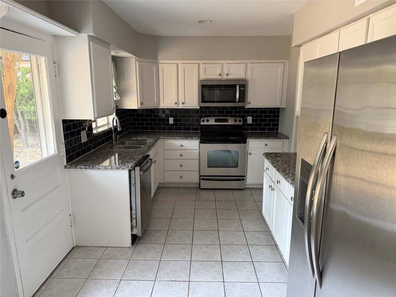 6239 Walnut Hill Ln - Photo 4 of 8