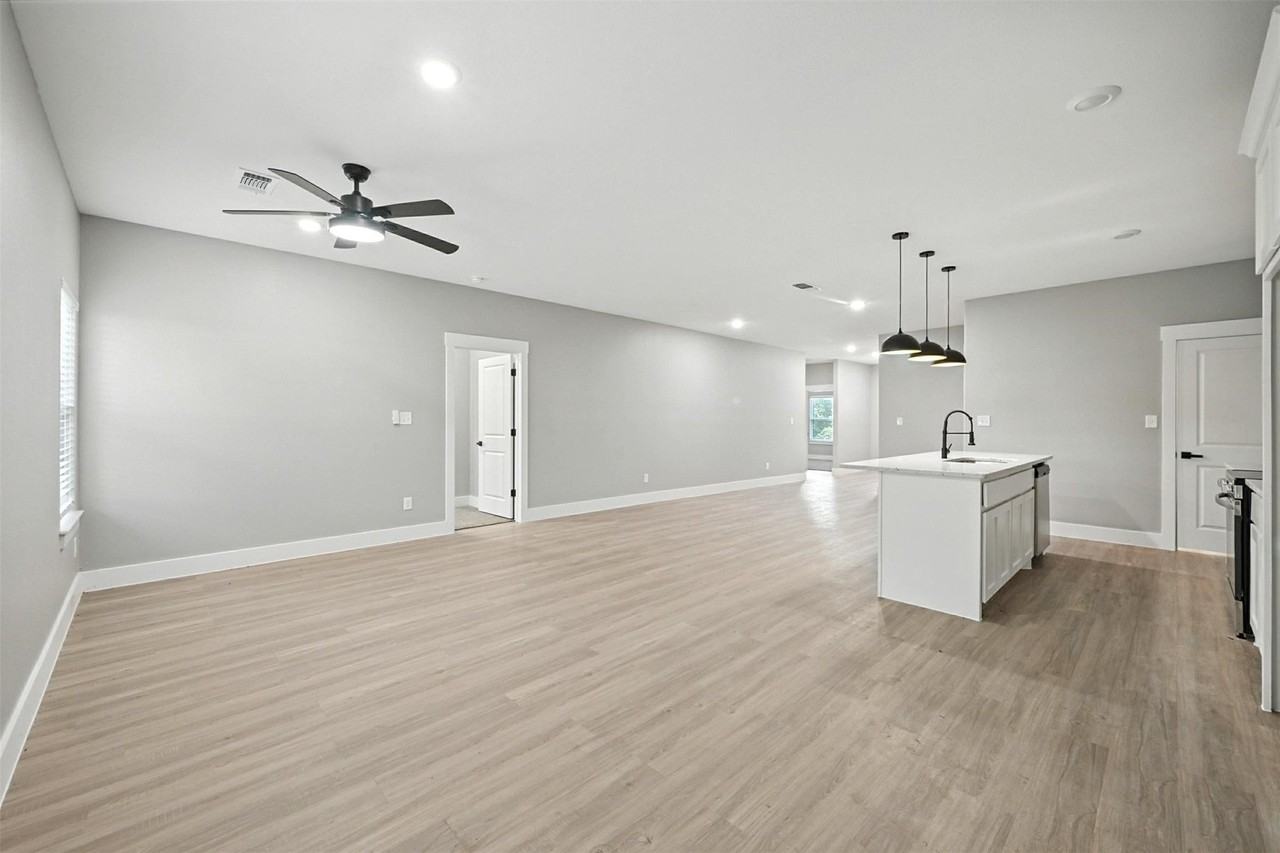 1331 W Crawford St - Photo 4 of 20