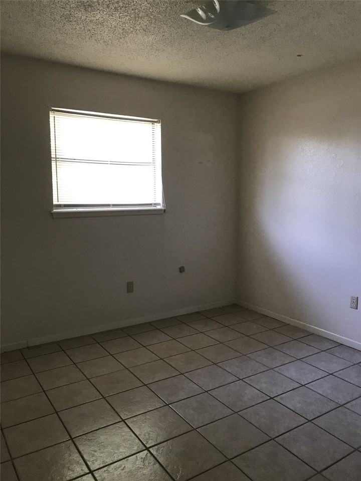 8 Ron Cir - Photo 3 of 11