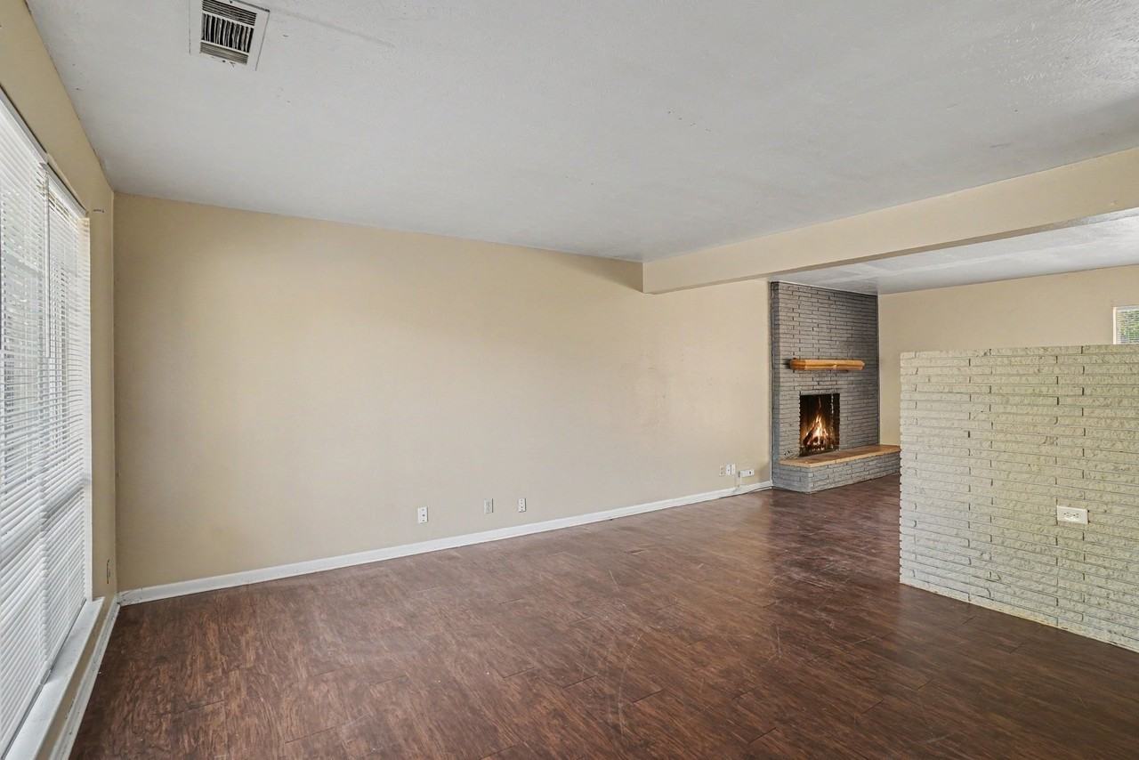 1414 Finley Rd - Photo 5 of 27