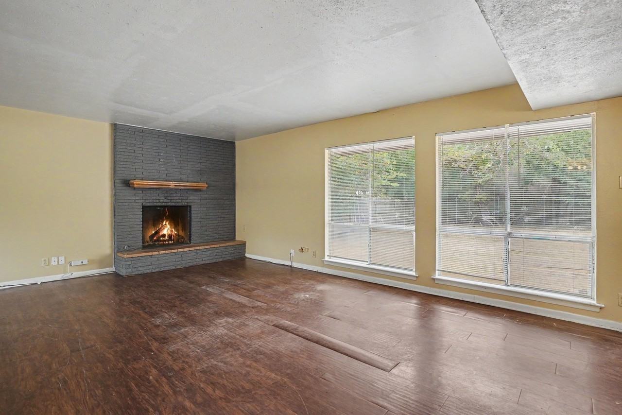 1414 Finley Rd - Photo 6 of 27
