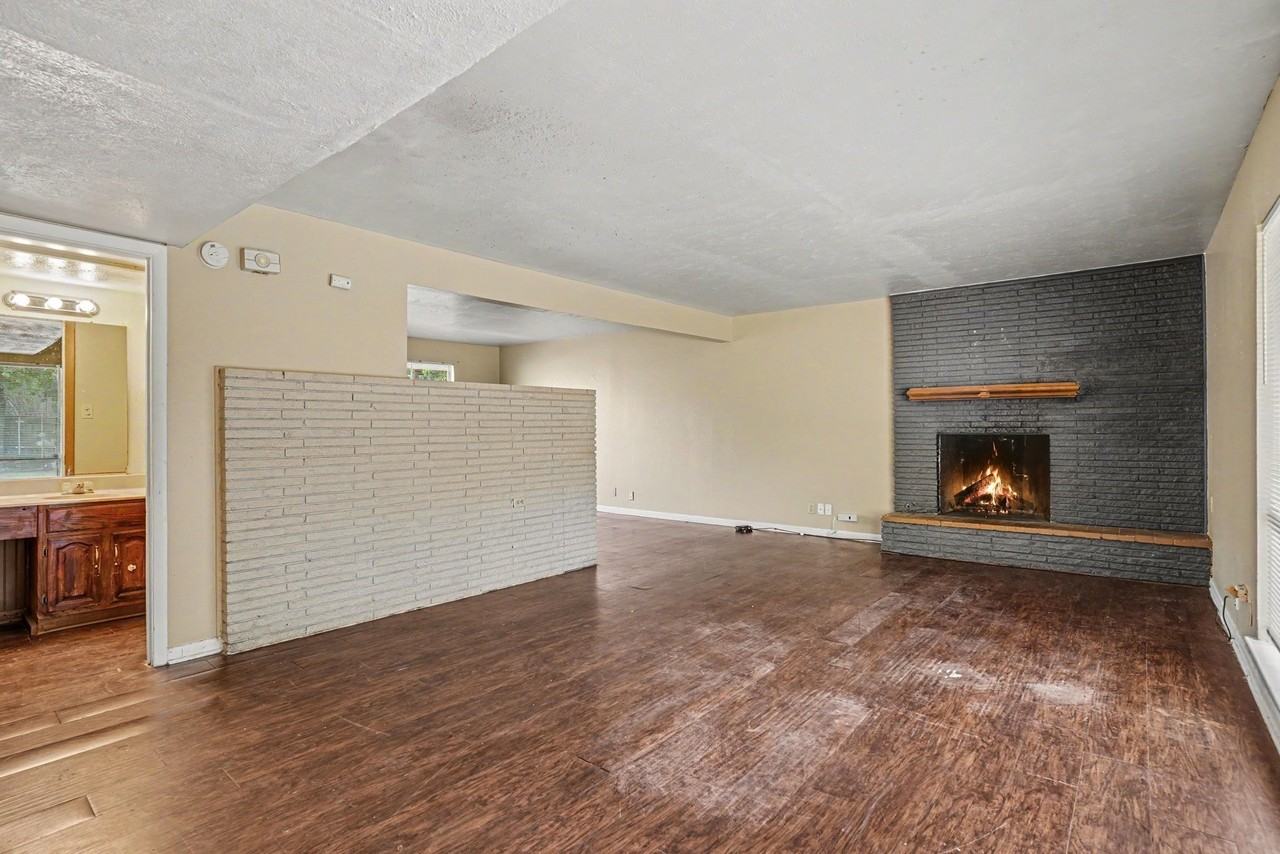 1414 Finley Rd - Photo 7 of 27