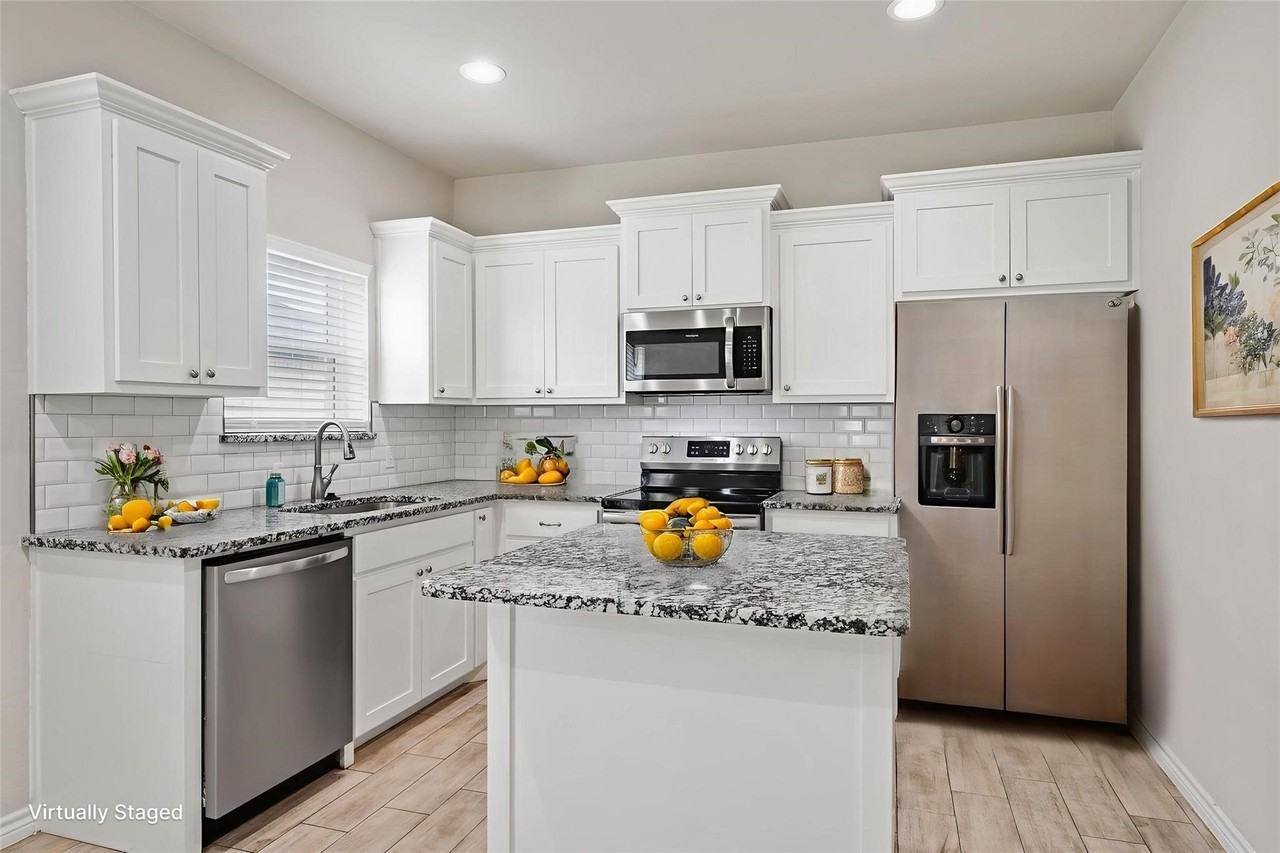 1104 Silverton Dr - Photo 2 of 26