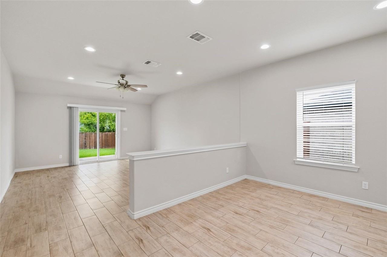 1104 Silverton Dr - Photo 3 of 26