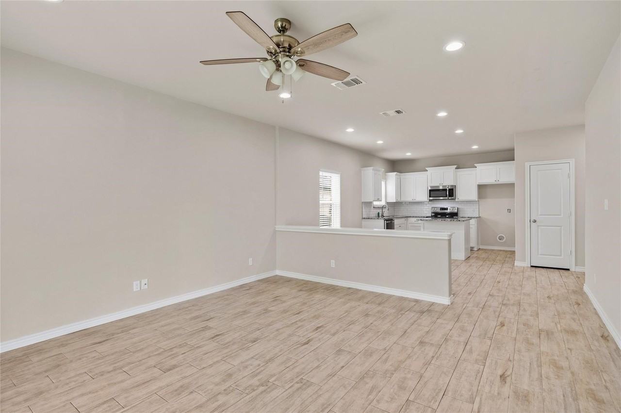 1104 Silverton Dr - Photo 6 of 26