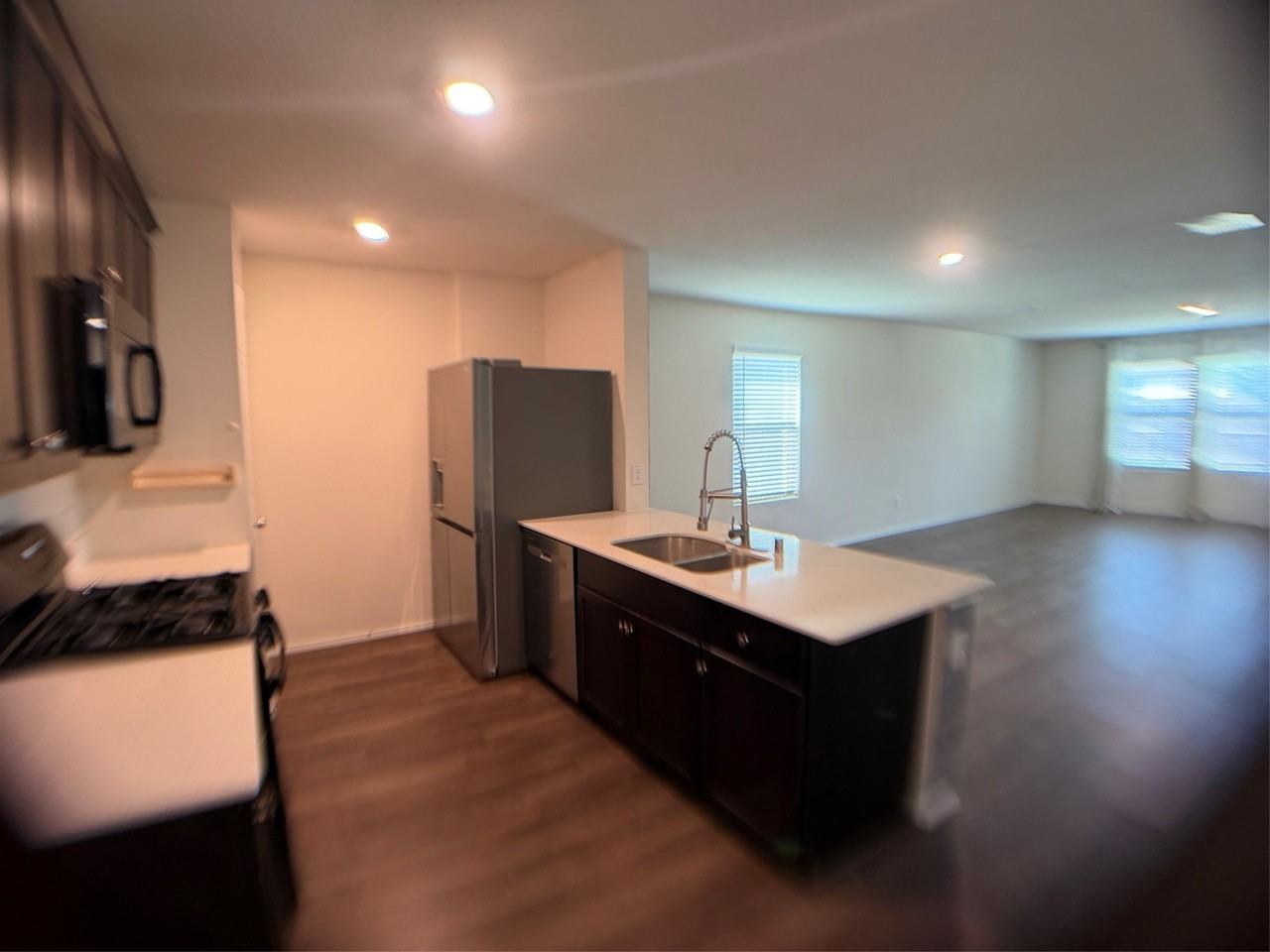 1602 Stonefield Dr - Photo 3 of 13