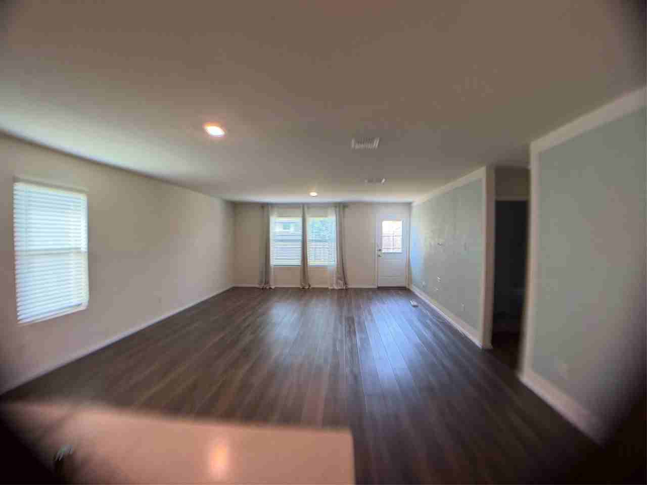 1602 Stonefield Dr - Photo 4 of 13