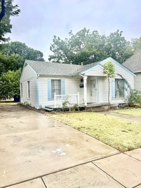 904 W Ave E - Photo 2 of 22