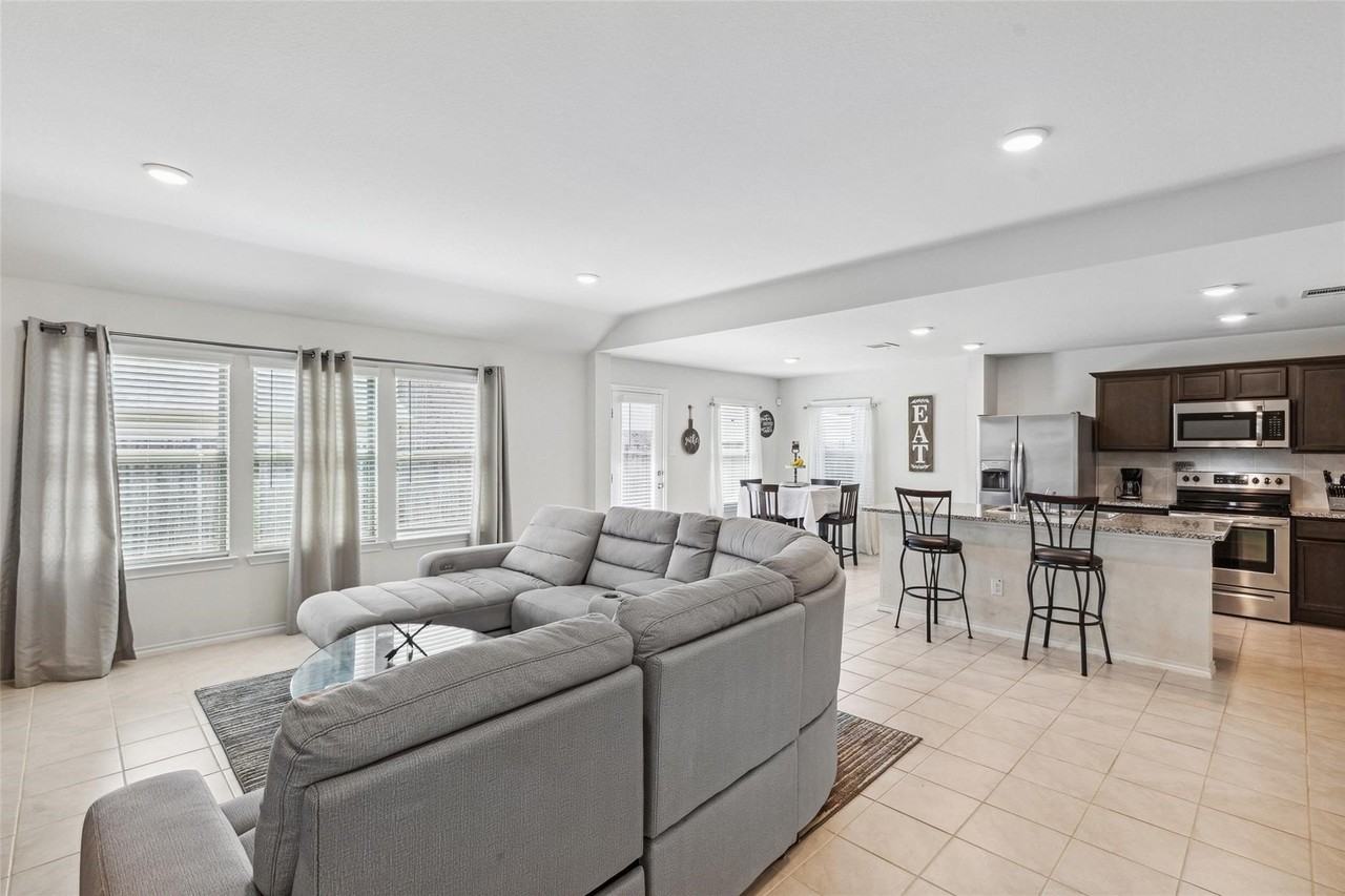 706 Rustic Meadows Trl - Photo 3 of 22