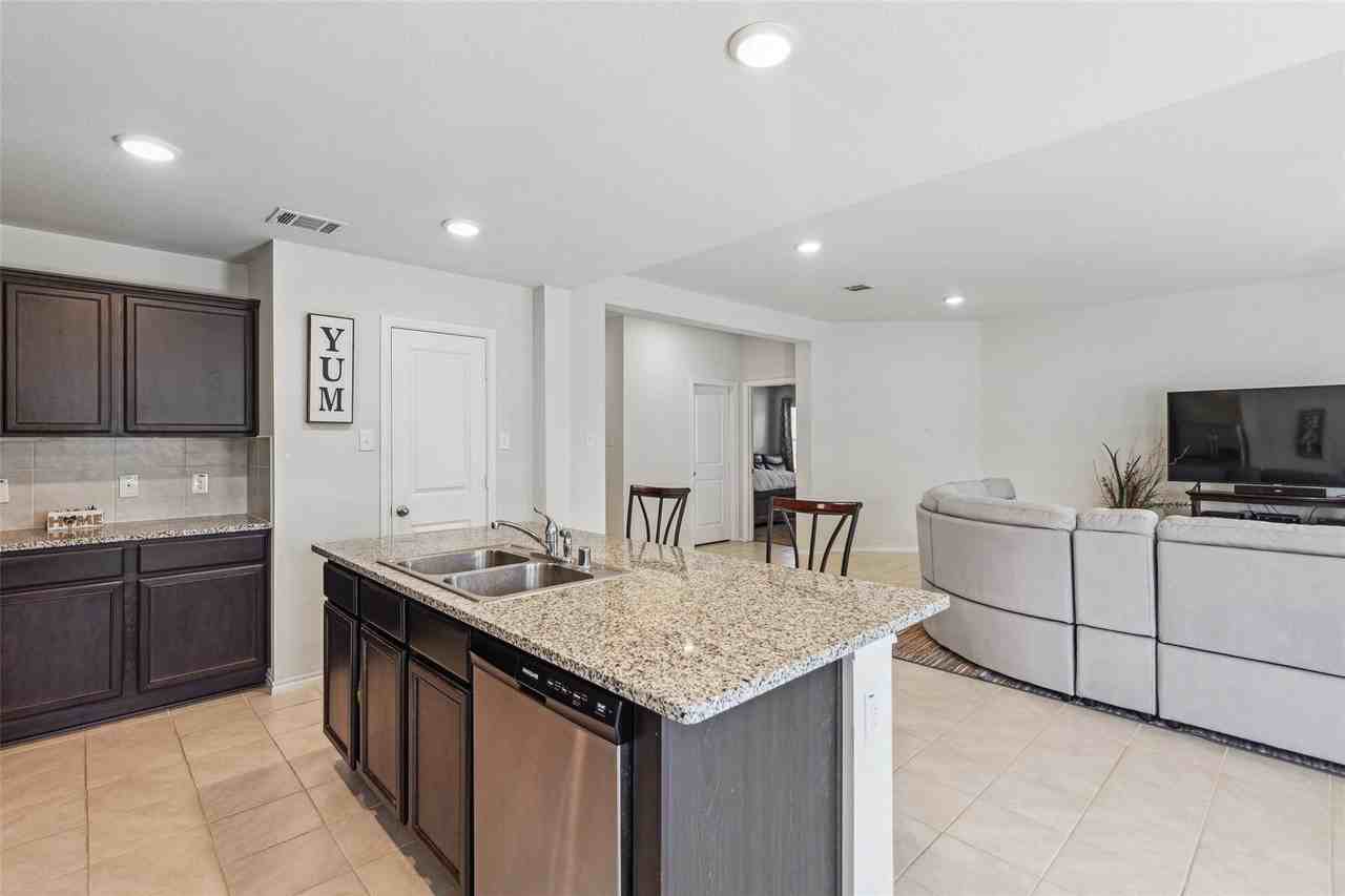 706 Rustic Meadows Trl - Photo 7 of 22