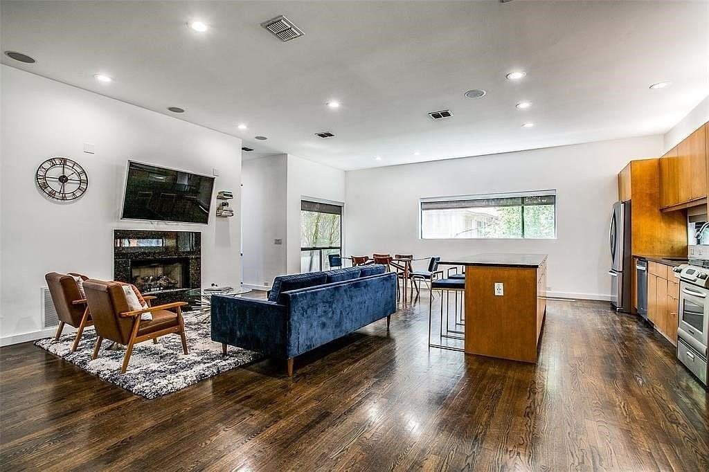 4230 Munger Ave #C - Photo 2 of 25