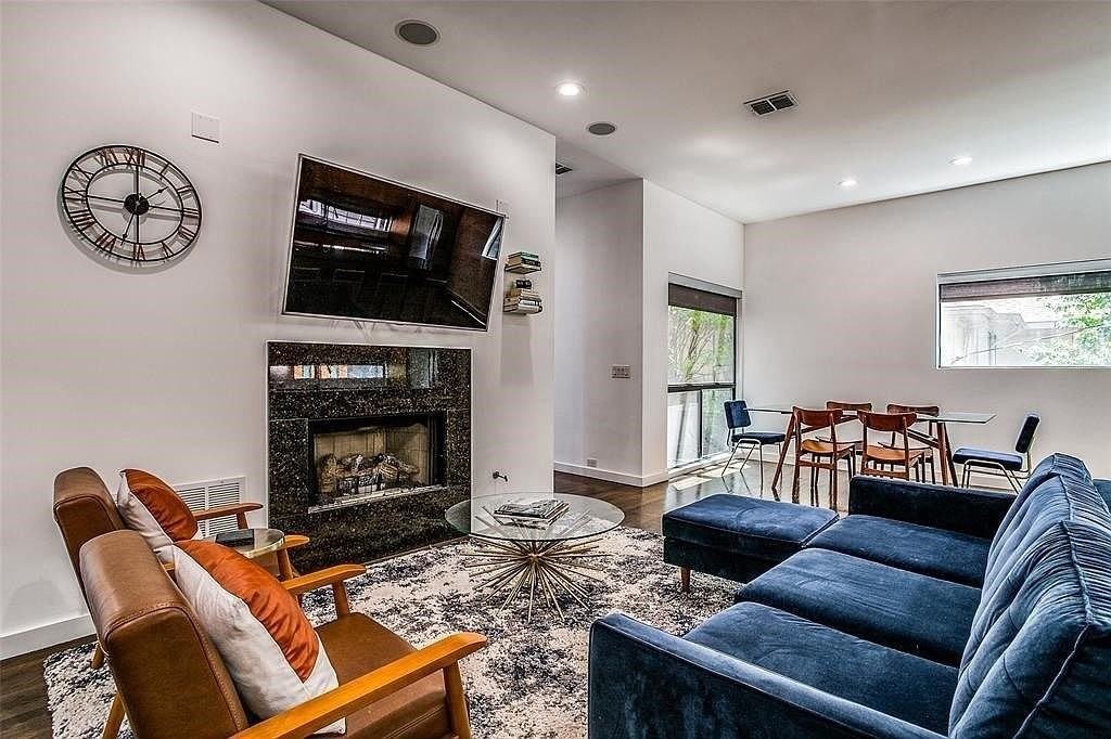 4230 Munger Ave #C - Photo 7 of 25