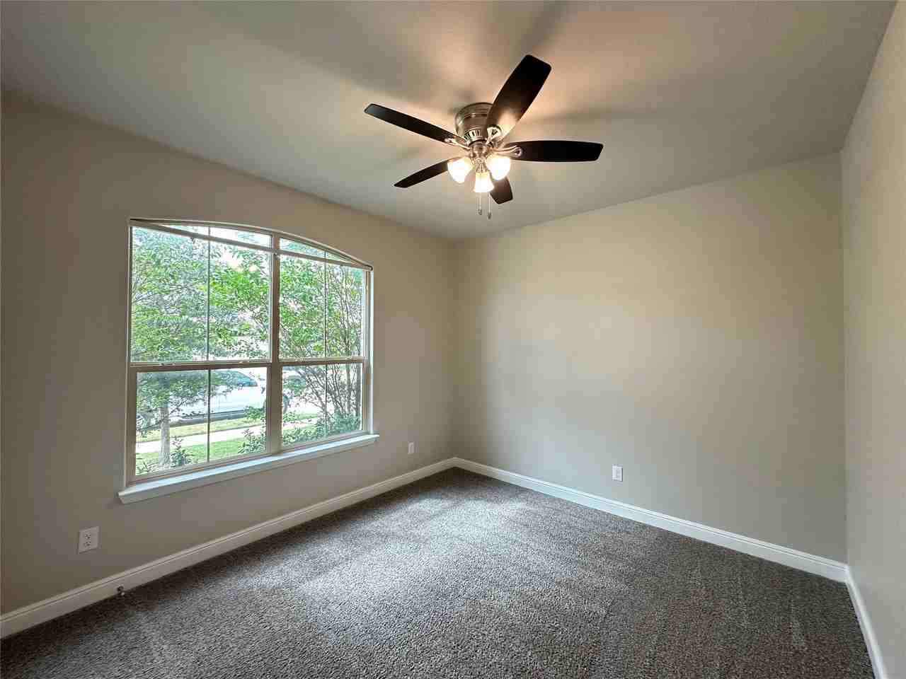 717 Shepperton Way - Photo 3 of 26