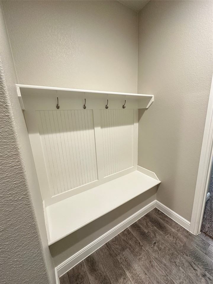 717 Shepperton Way - Photo 7 of 26